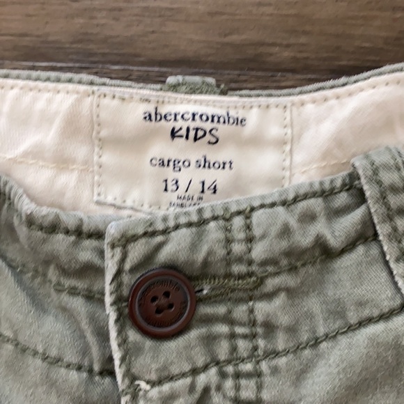 Boys Abercrombie Kids cargo shorts army green - Picture 3 of 5